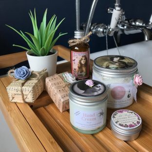 Pretty Little Treat Co. Pledge to have 100% sustainable or recyclable packaging April 2019